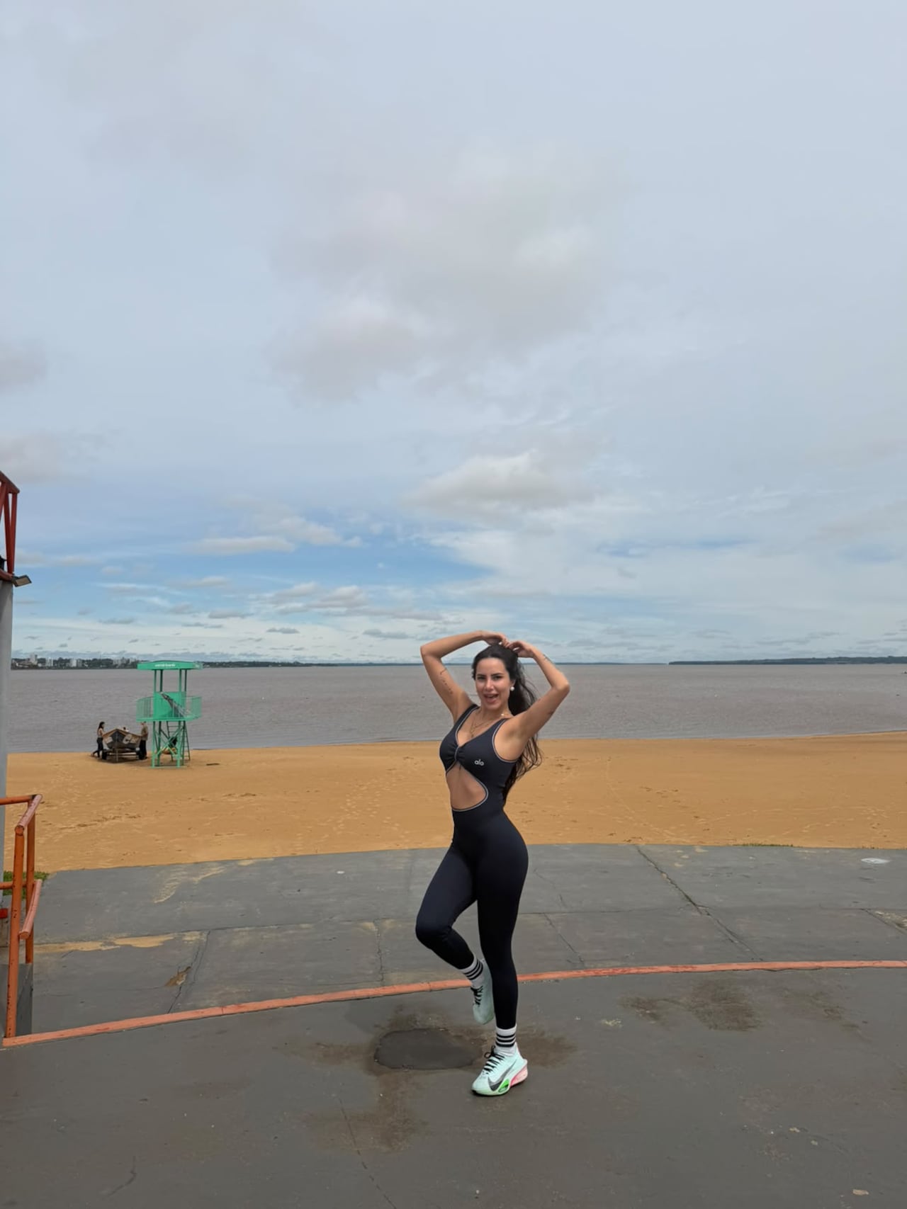 La modelo Fabi González no quiere que loperro regalen sus votos.