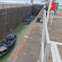 Una travesía de formación: los buques de la Armada cruzan Yacyretá