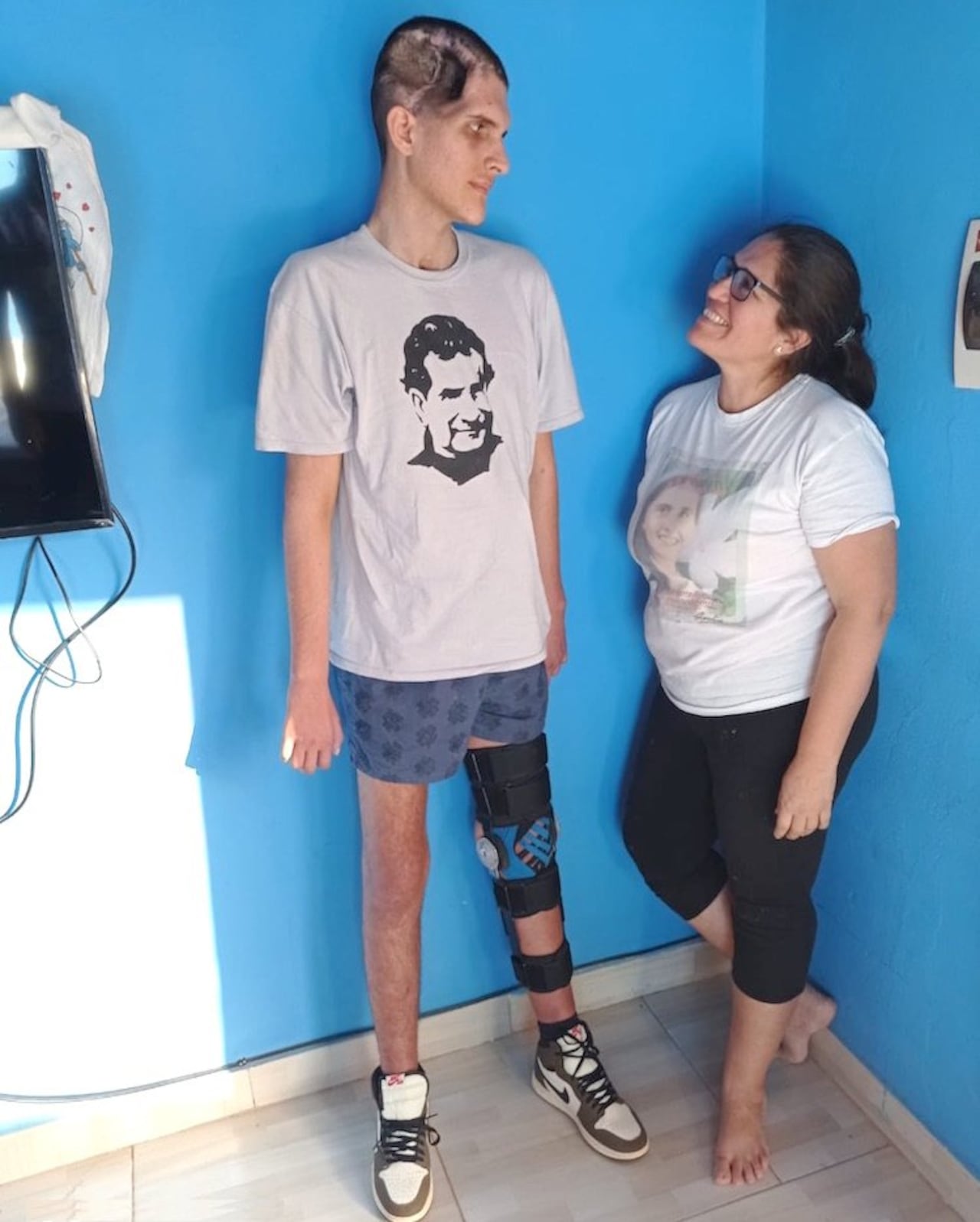 El joven sigue lentamente pero con éxito su recuperación.