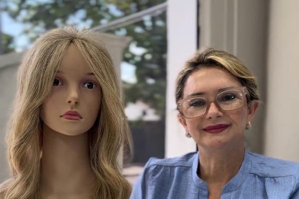 Sembradora de esperanzas convierte cabello en sonrisa