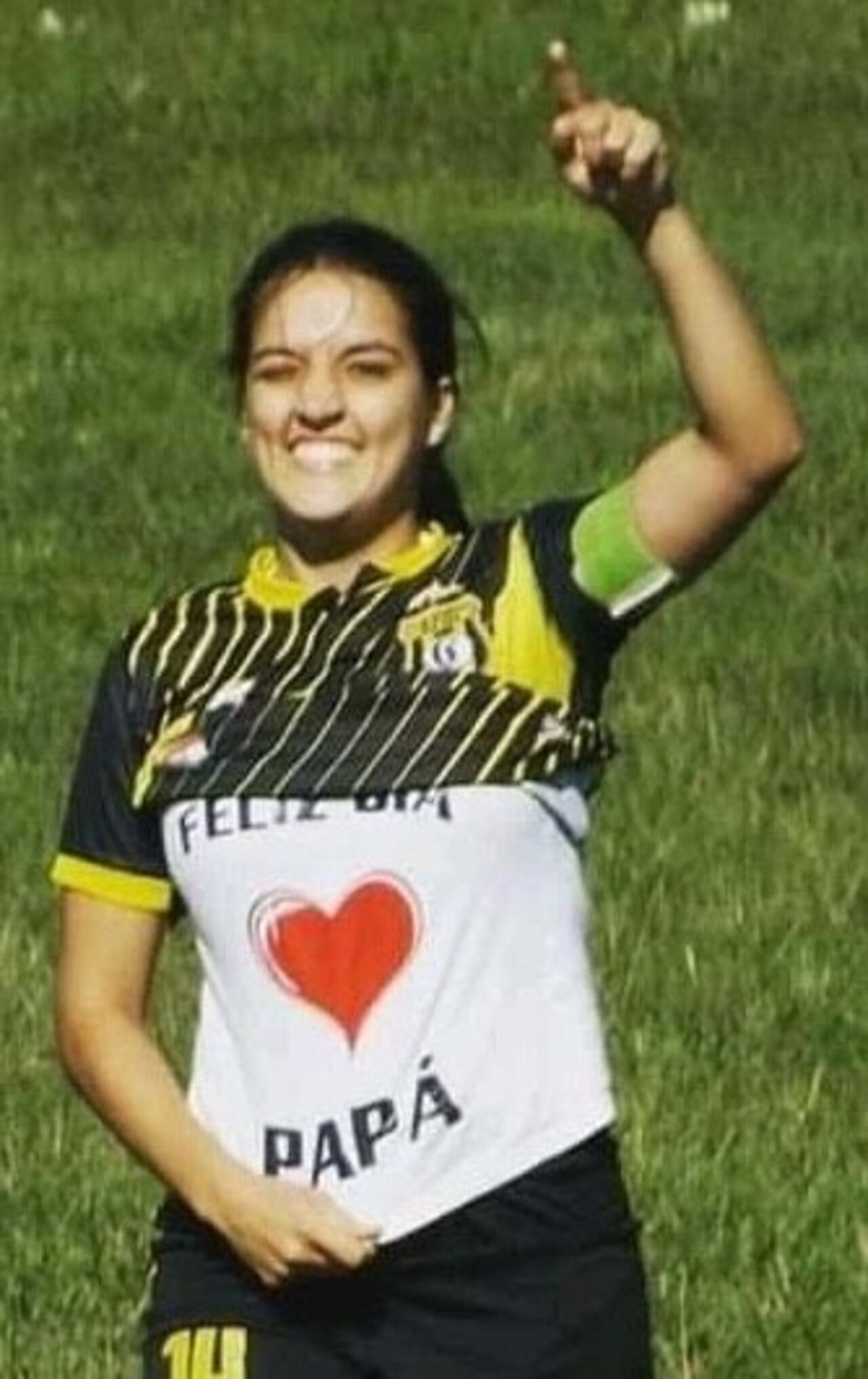 Aquí festejando un gol.