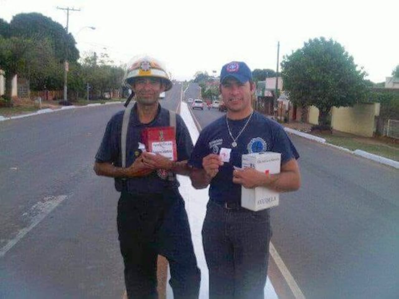 TIEMPO. Ramírez y Amarilla se conocen desde hace años, ahora son camaradas en el cuerpo de bomberos.