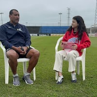La mini notera de 12 años sueña en grande y quiere hacerle notas a CR7