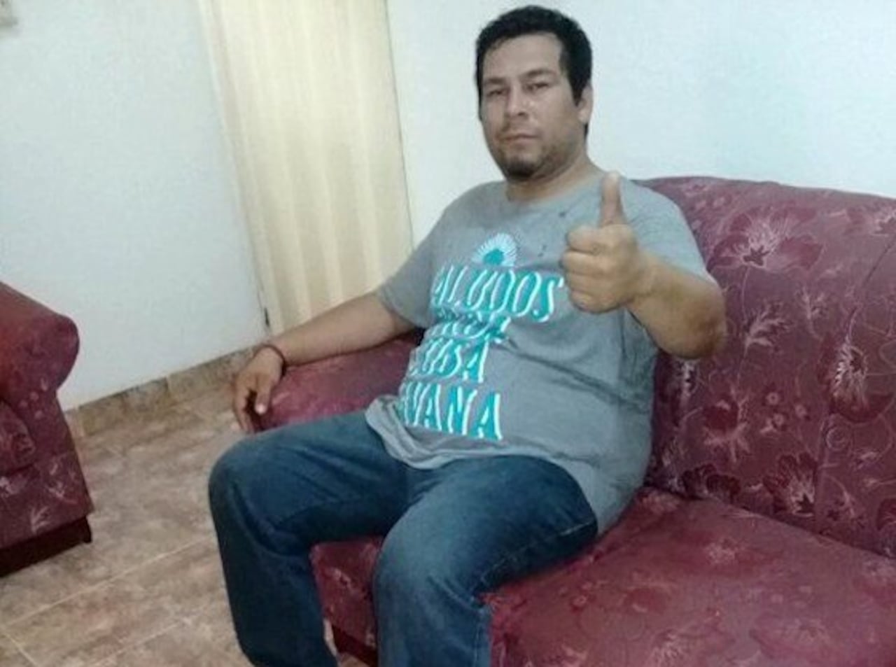 TRISTE. El hombre comentó que le duelen que le cierren puertas sin qué ni para qué.