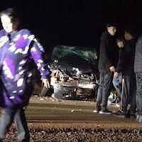 Un muerto y 4 heridos tras choque vai