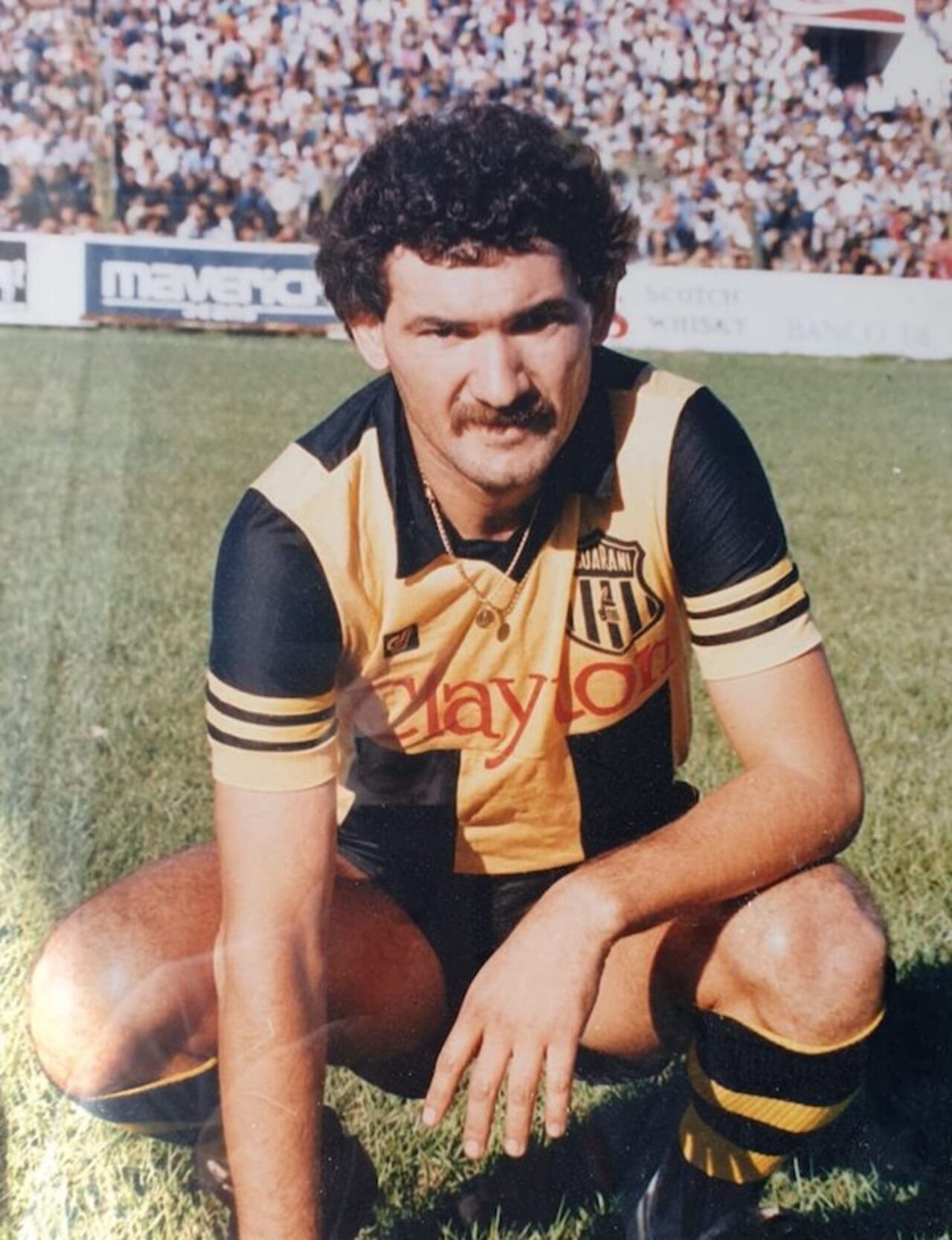 Eufemio Raúl Cabral, con la casaca de Guaraní. Fue en el año 1986.
