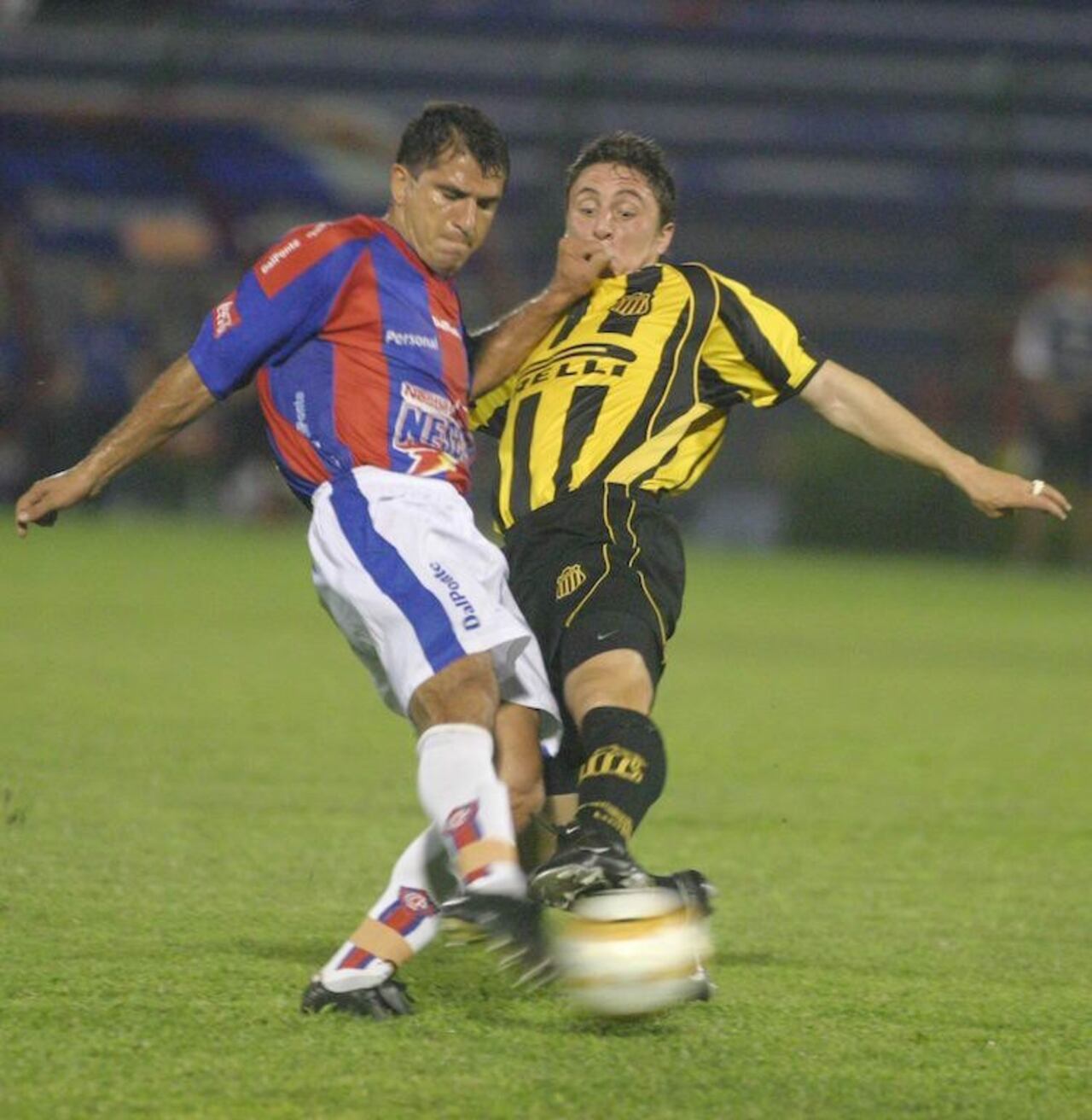 Con Cerro Porteño también supo ser campeón en la temporada 2004.