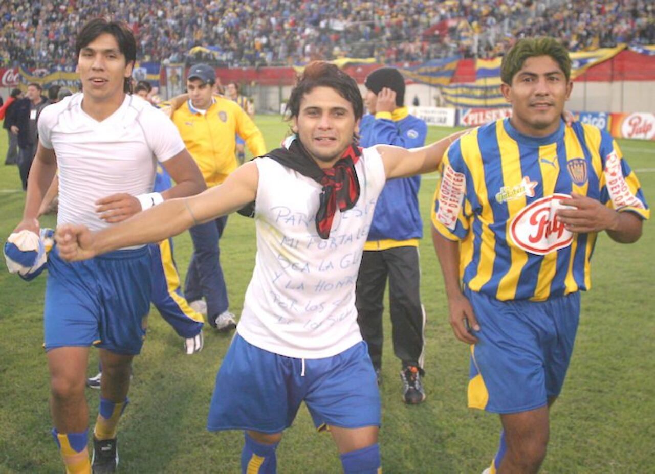 Carlos, con la casaca de Trinidense.