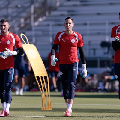 ¿Olveira es el elegido para atajar en el debut?