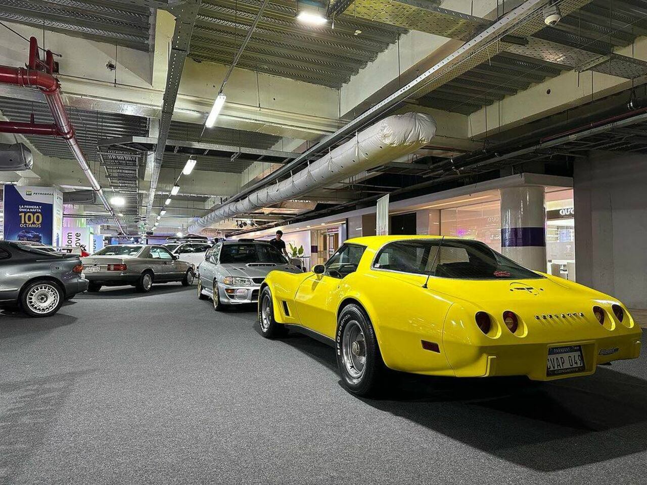 Parte de los autos de "Chiche" en la expo Cadam Motor Show en La Galería.
