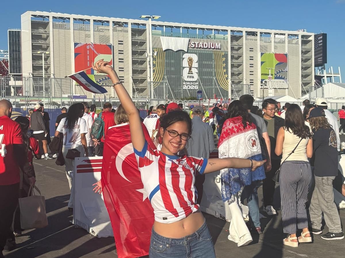 Estudiante paraguaya del MIT cumple el sueño de ver a la Albirroja gracias a un gesto de Kaku Romero