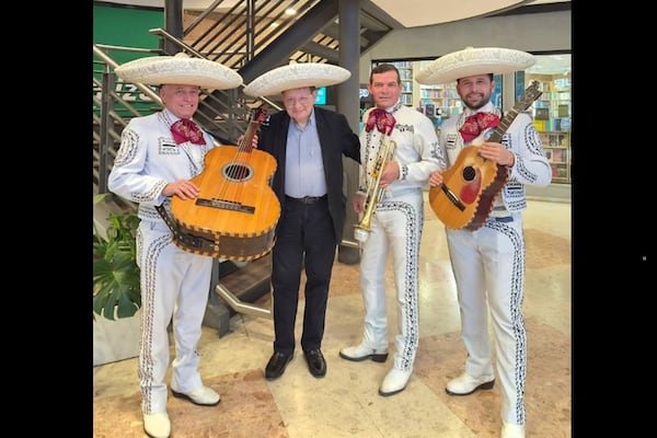 ¡Romanticón! Atendé el pedido de Carlos Martini