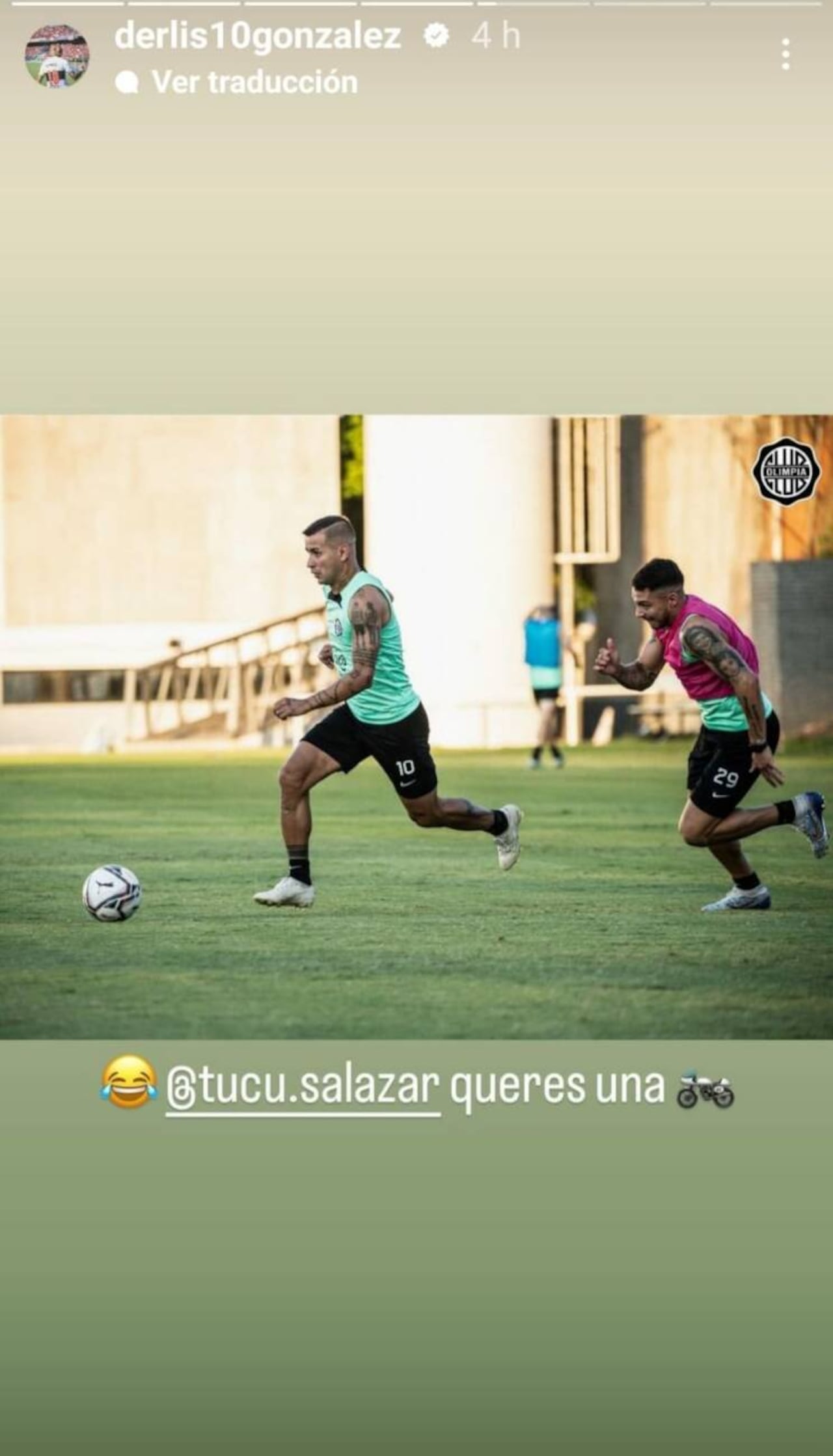 La broma de Derlis González al "Tucu" en pleno entrenamiento. (Foto: Instagram)