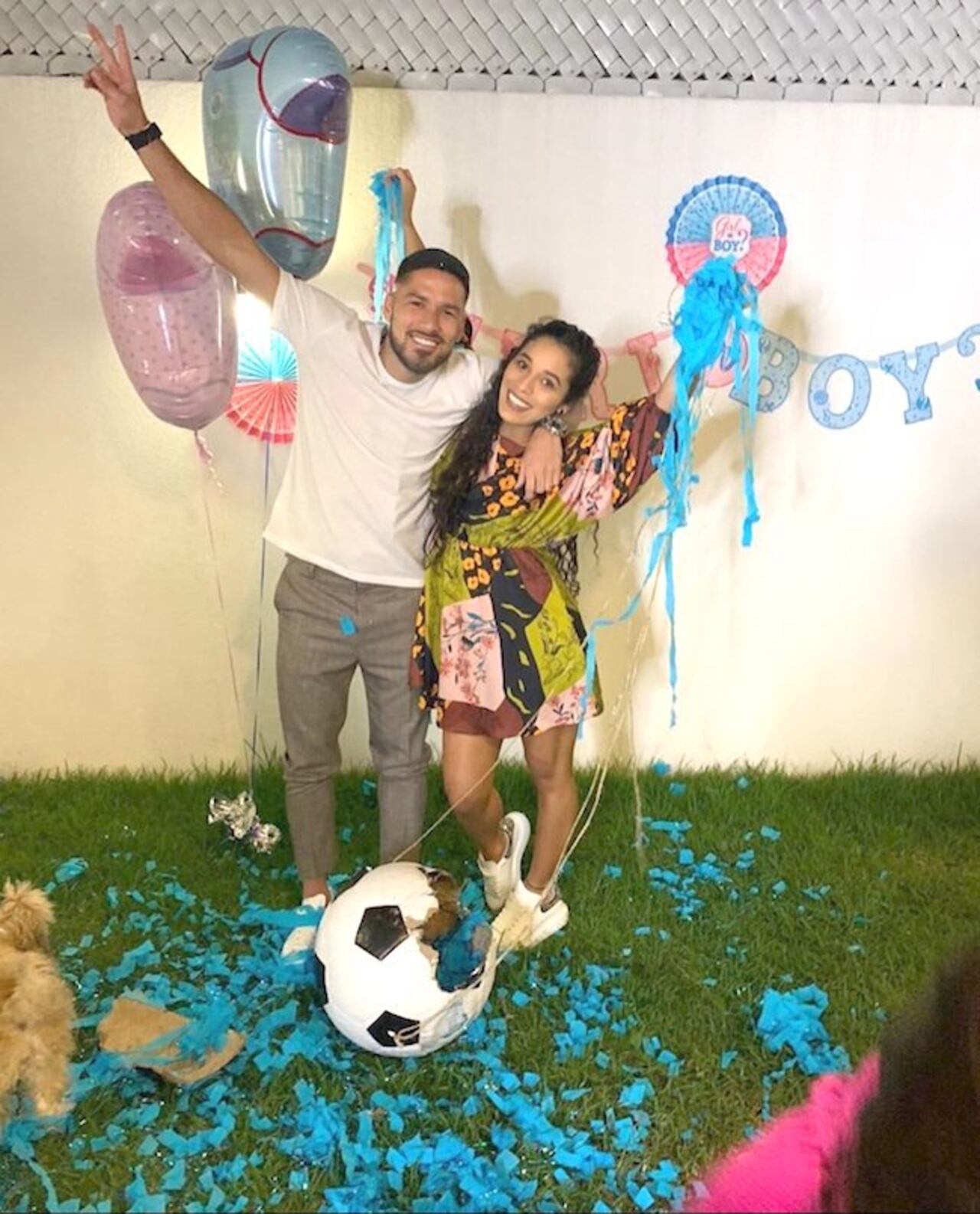 El defensor de la Albirroja hizo el lunes una fiesta de revelación de sexo.