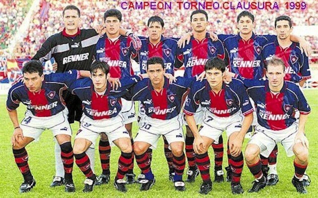 Equipo campeón de Cerro Porteño en el año 1999, con Luis Escobar en sus filas.