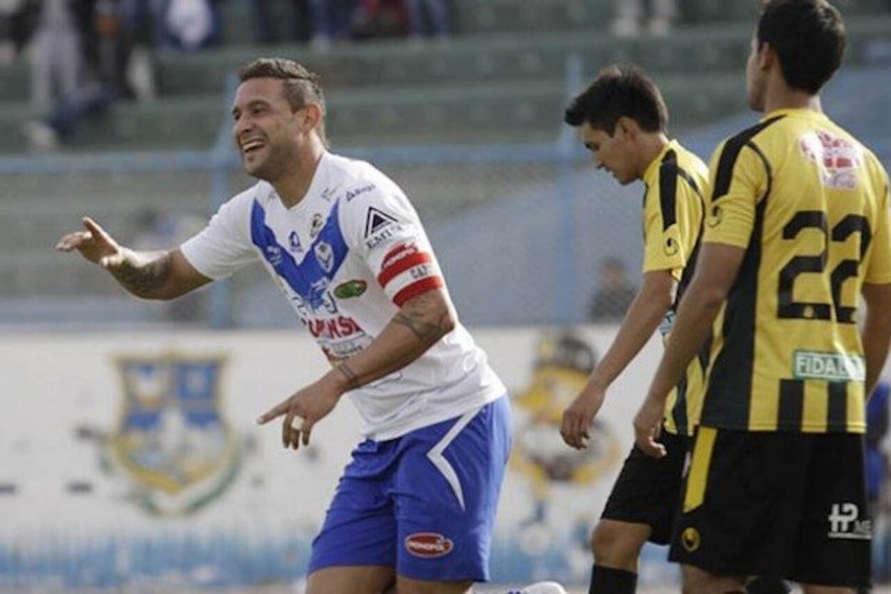 HISTÓRICO. Con la casaca del San José, es el máximo goleador en un torneo boliviano.