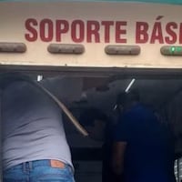 Joven que vivía encadenado en San Pedro fue trasladado al Hospital Psiquiátrico