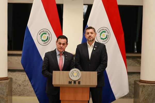 Paraguay pide que Brasil devuelva trofeos de guerra
