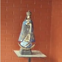 Entre las cenizas, quedó intacta una imagen de María