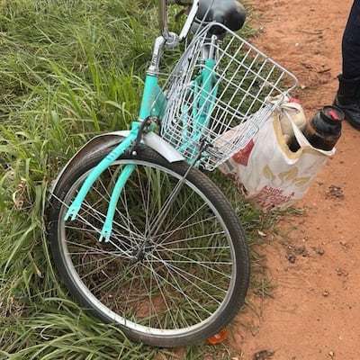 Choque en dos ruedas: una moto y una bici