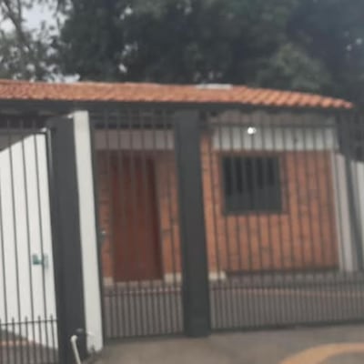 A esperar turno! Albañiles no dan abasto para reparar techos tras el temporal
