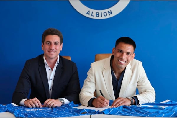 Diego Gómez renovó con el Brighton porque “es un club maravilloso”