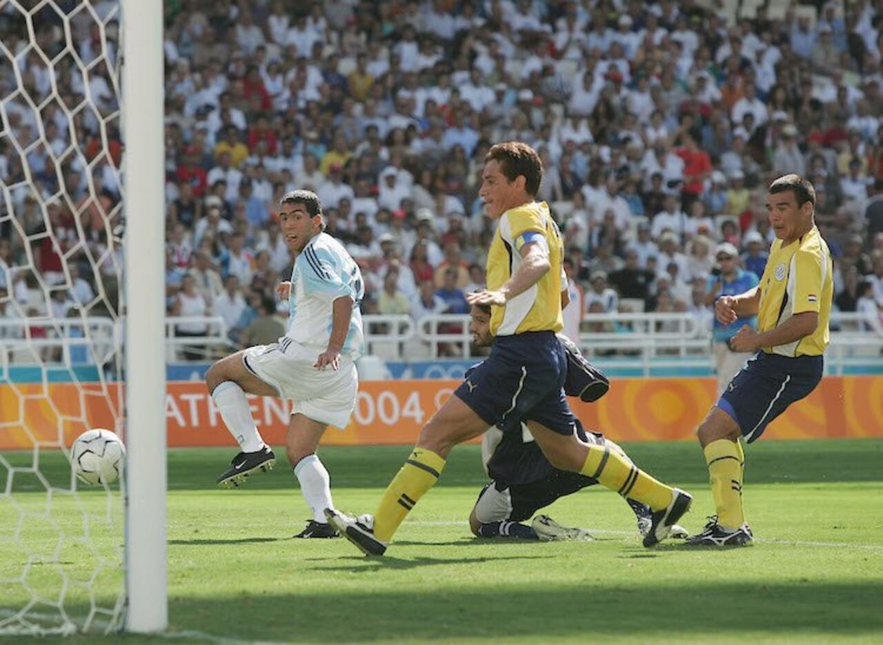 El gol que nos liquidó, Carlos Tévez se adelantó a Diego Barreto y anotó el único tanto de la final.