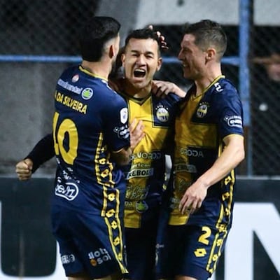 El Triki desplumó al Canario y ya está jey tercero