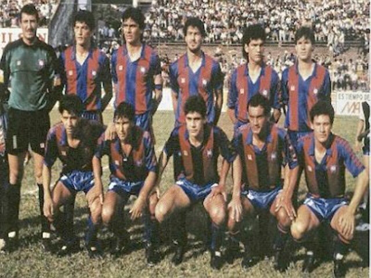 Equipo de Cerro de 1990, donde aparece Teófilo Barrios.