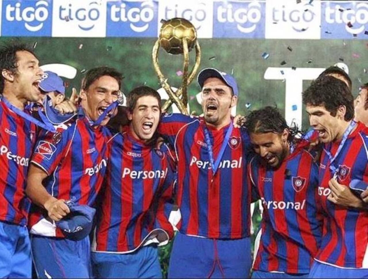 Campeón con Cerro Porteño en el Apertura del 2009.