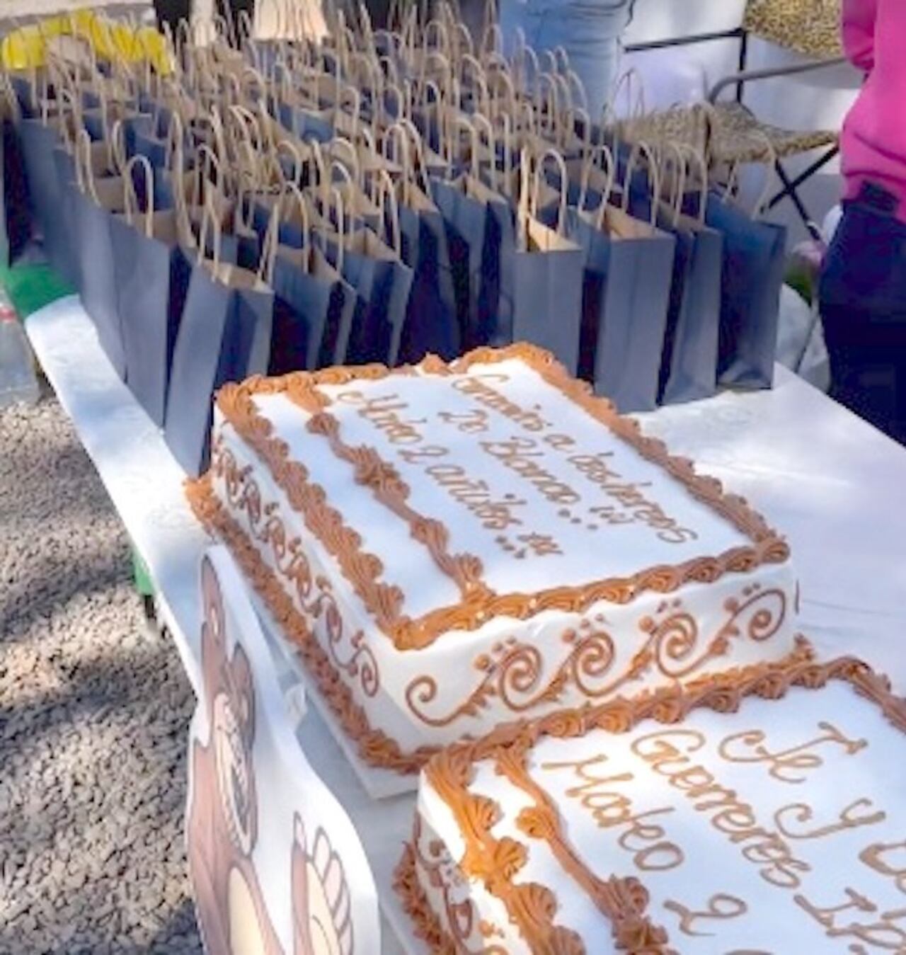 No faltaron la torta ni las famosas sorpresitas para los invitados.