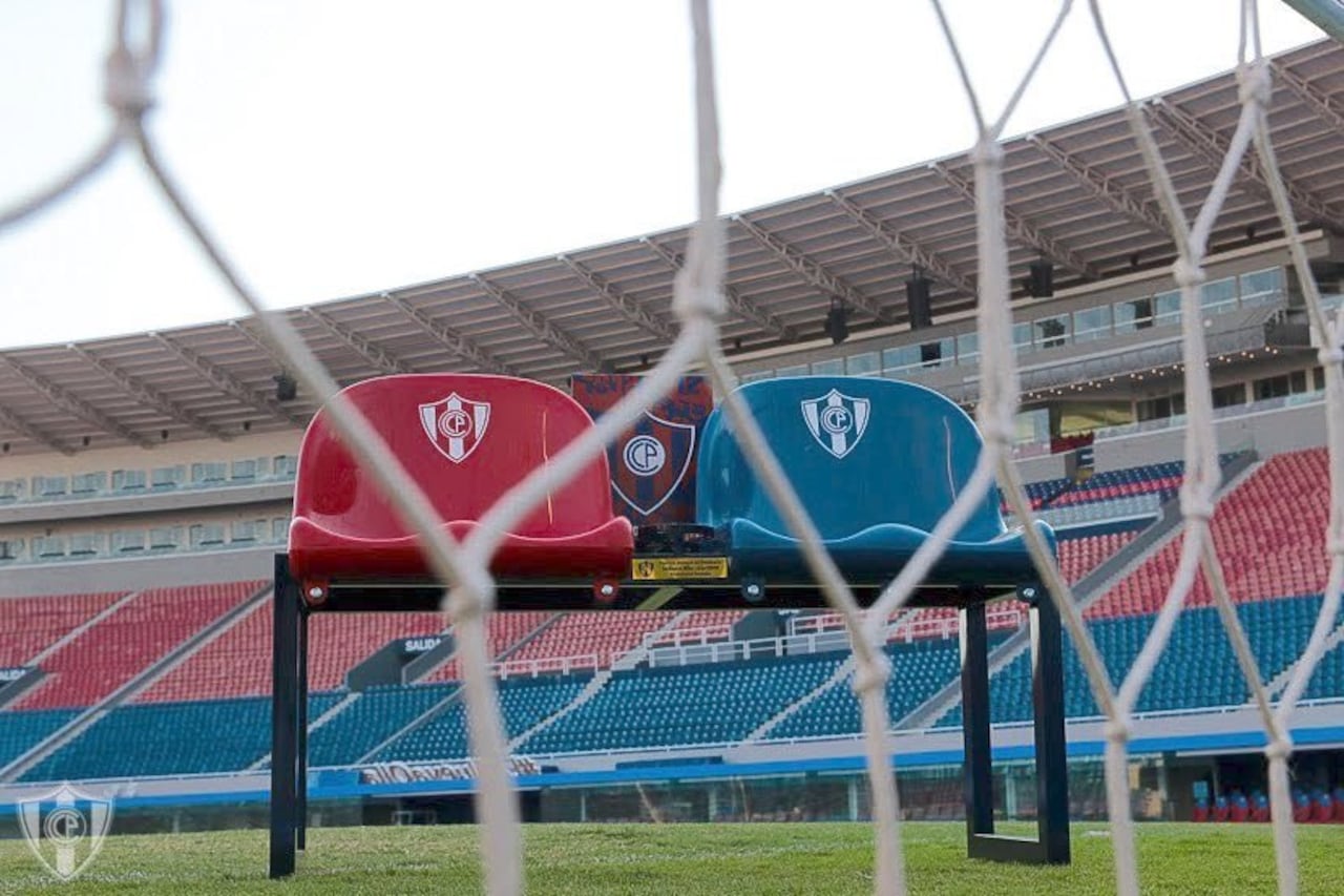 Las butacas que el club Cerro Porteño puso a la venta.