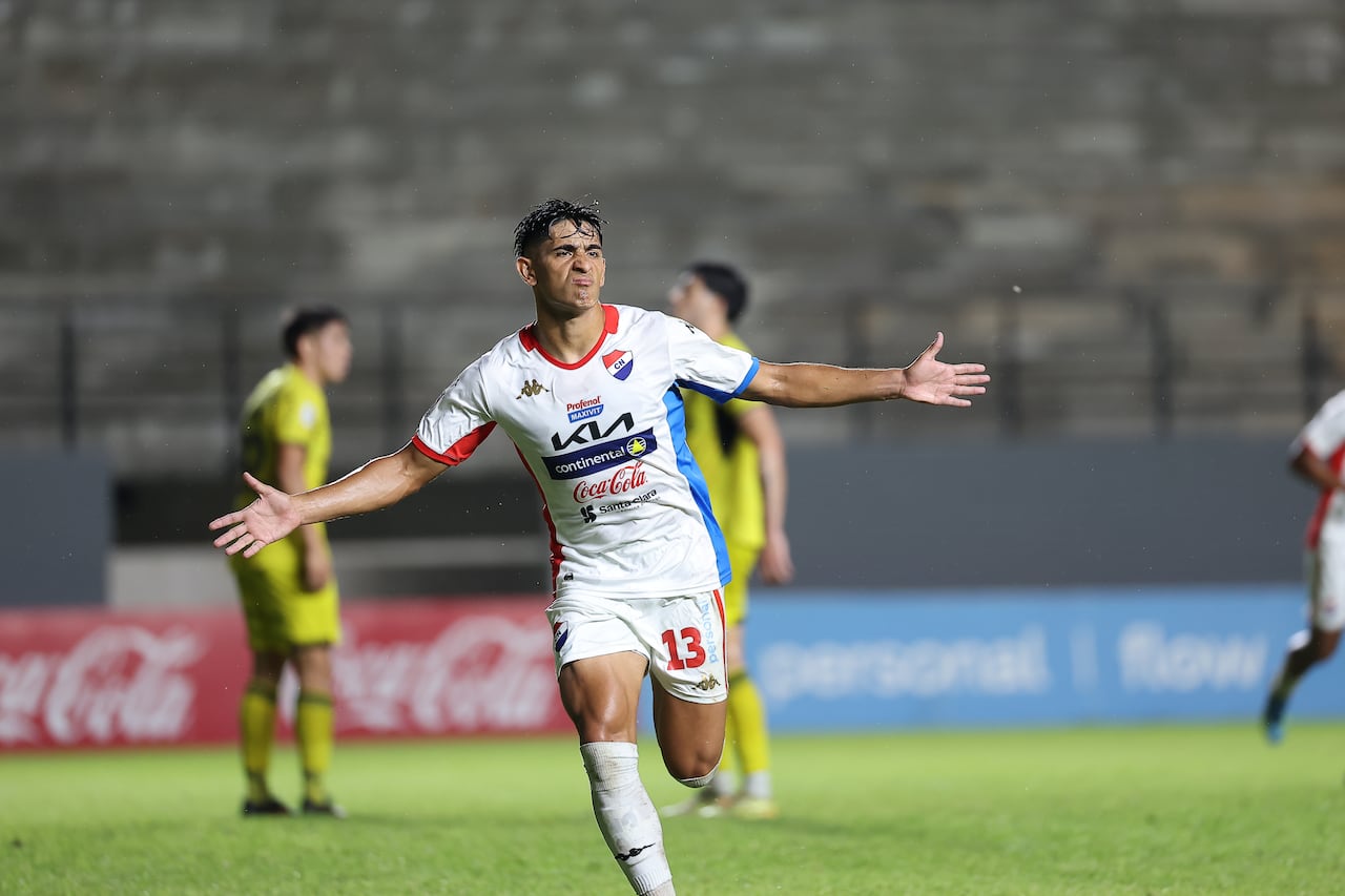 Meza, pieza clave en el mediocampo del Albo.