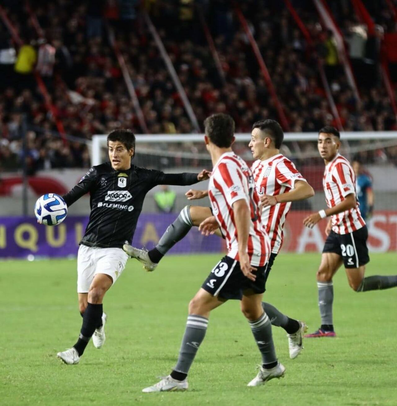 Foto (@TacuaryOficial)