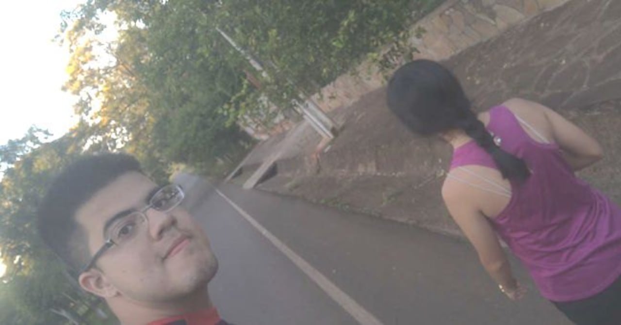 Carlos Flecha muestra el sitio donde vivió esa experiencia paranormal.