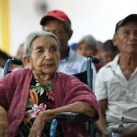 Desde enero subirá sueldo de abues e incluirán a los de 66 años