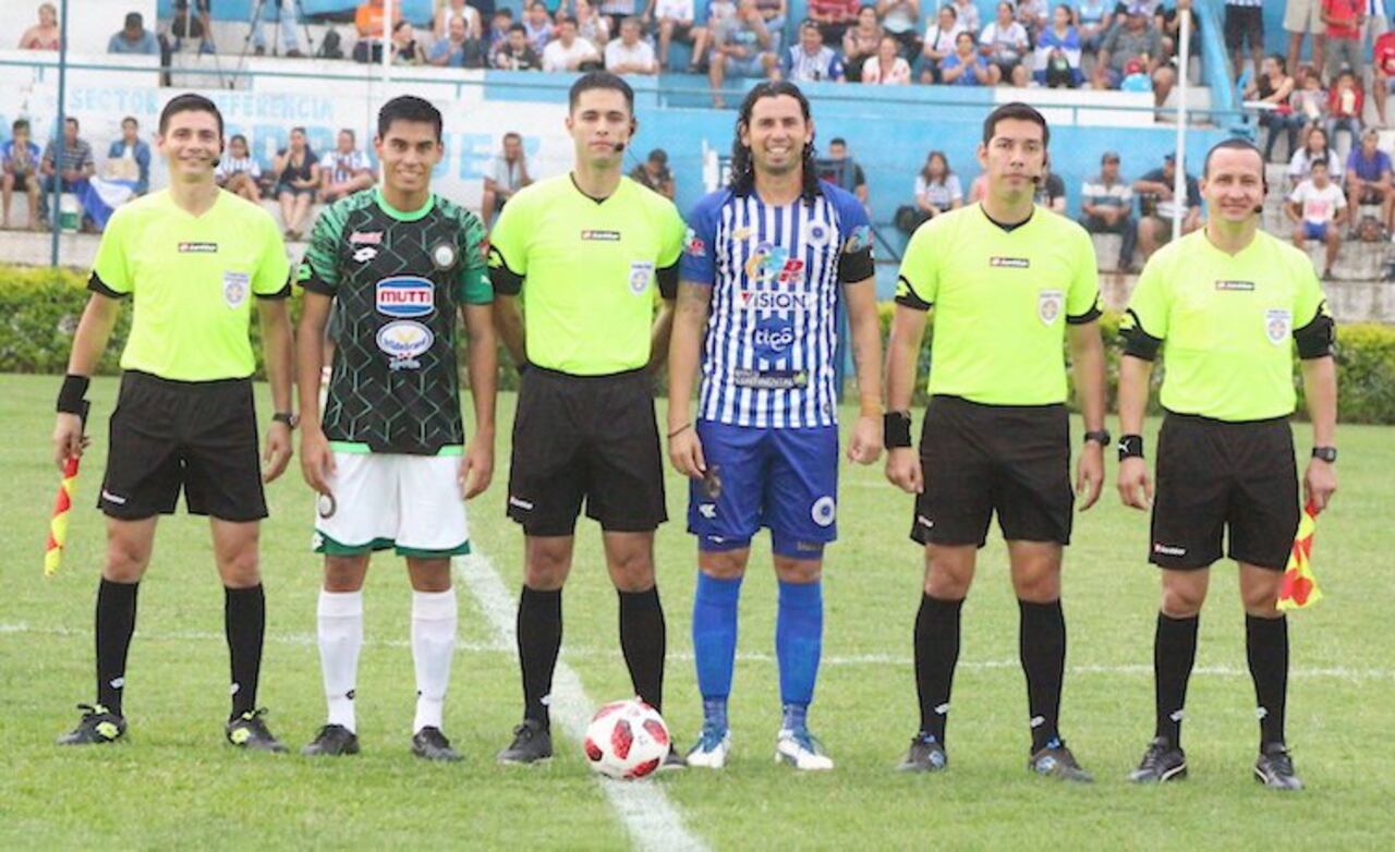 Abente lleva la cinta de capitán en el “Tejedor”.