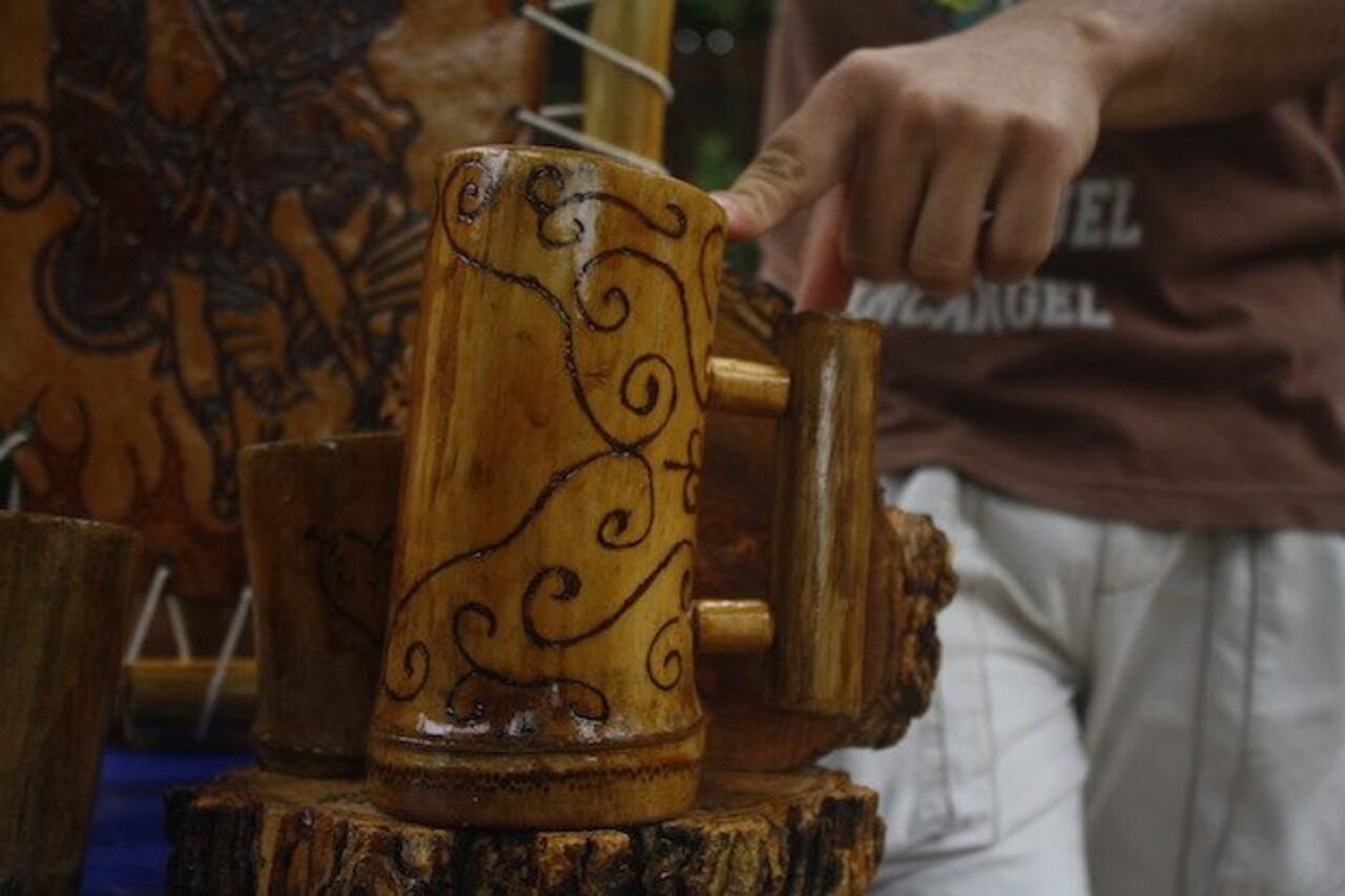 TERERÉ. Confeccionó un equipo de tereré solo de tacuara.