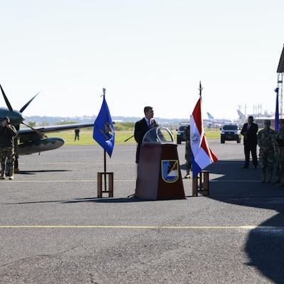 Otro avión de combate se sumó para cuidar el cielo paraguayo