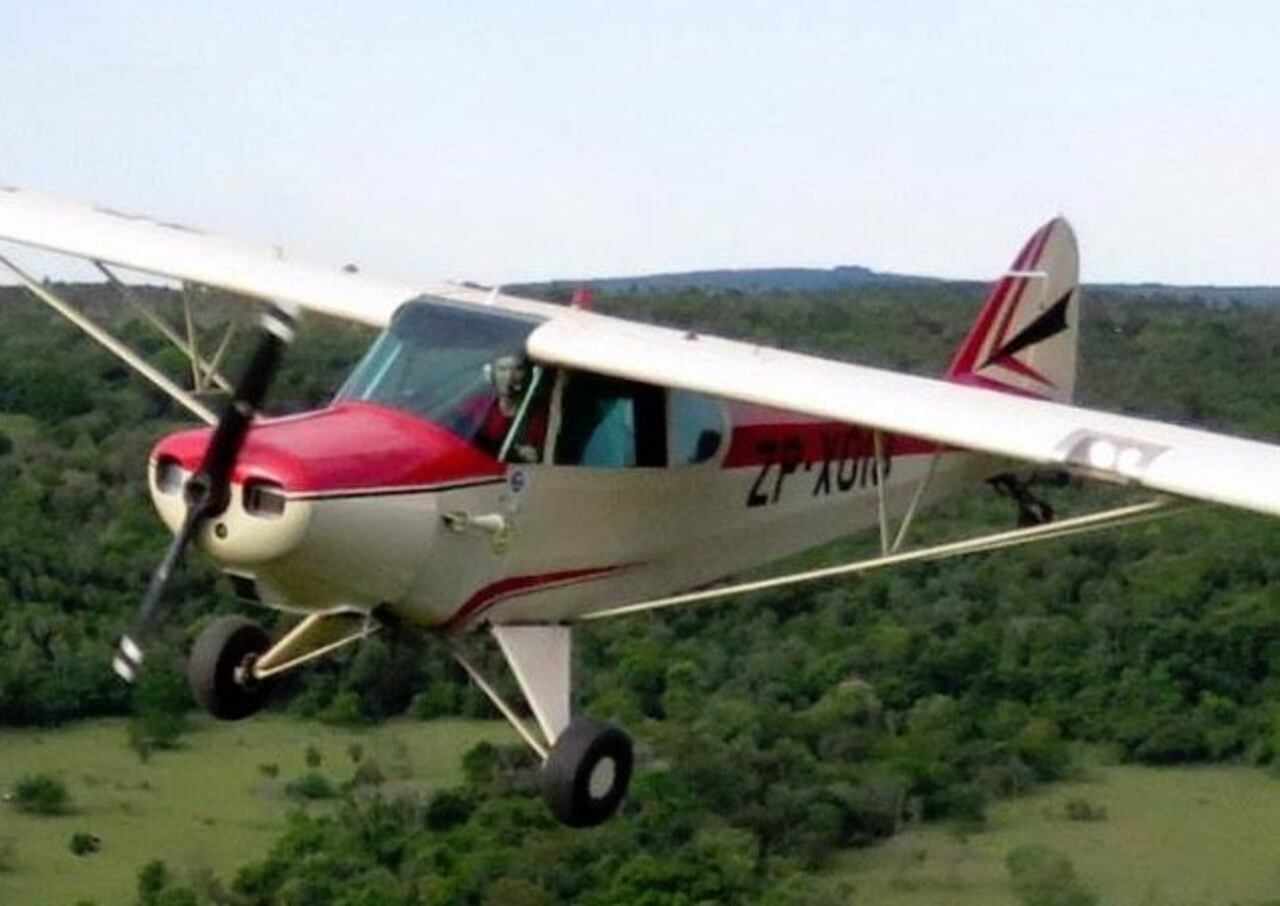 Es tan fanático de los aviones, que hasta en su estado hay uno.