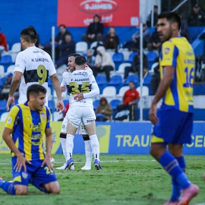 De rodillas ante el campeón