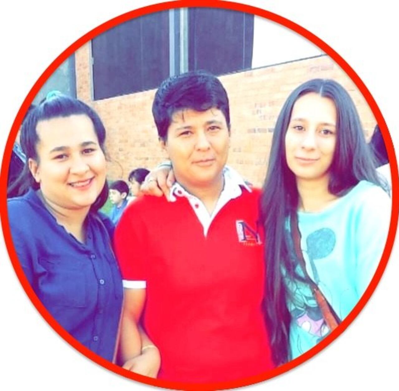 Sus dos hijas la apoyan mucho con lo que le gusta.