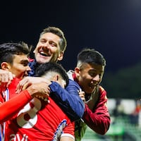 Trico despachó al Rubito y se asoma