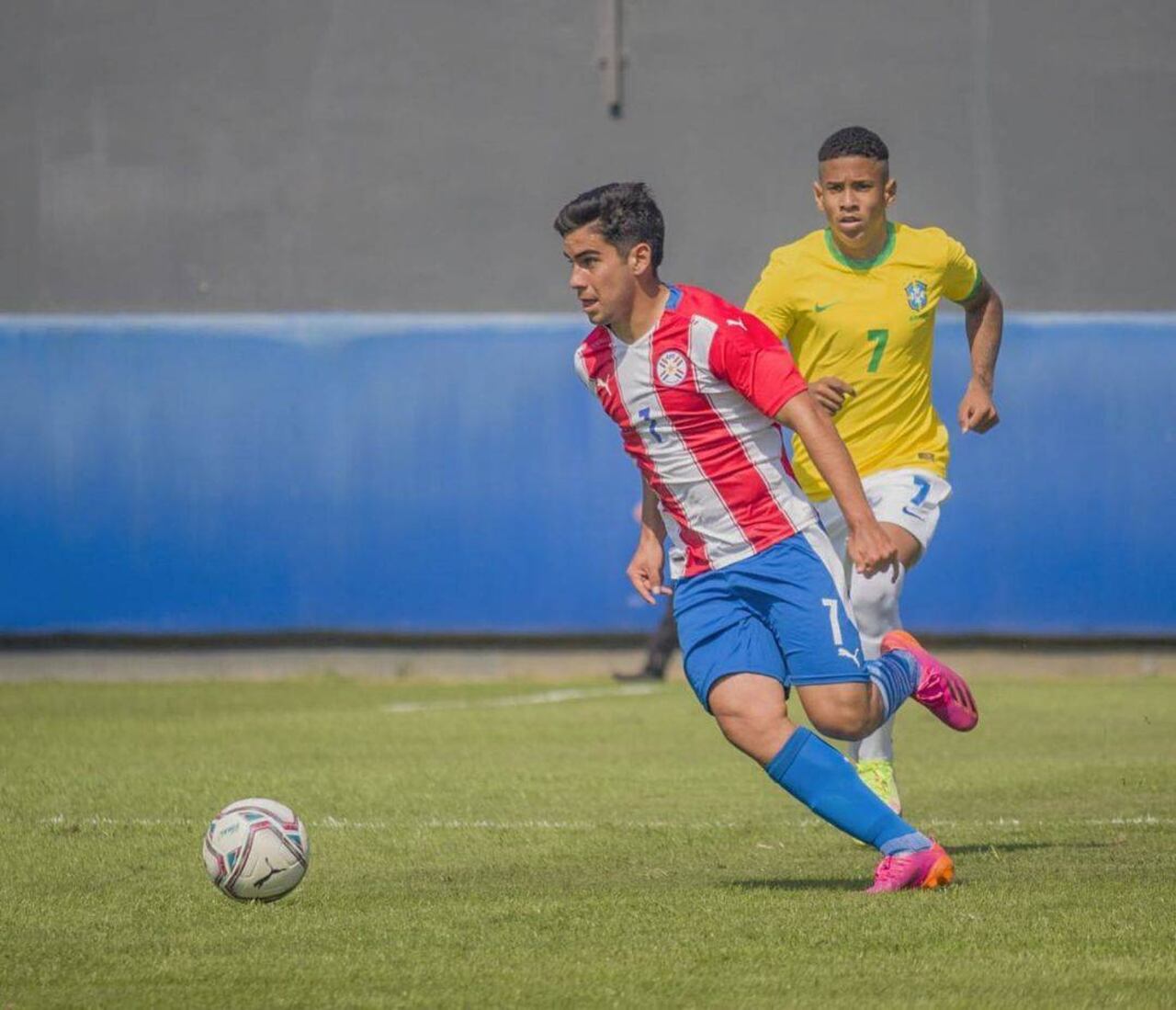 Arturo Santacruz con la camiseta de la Selección Nacional sub 17. GENTILEZA