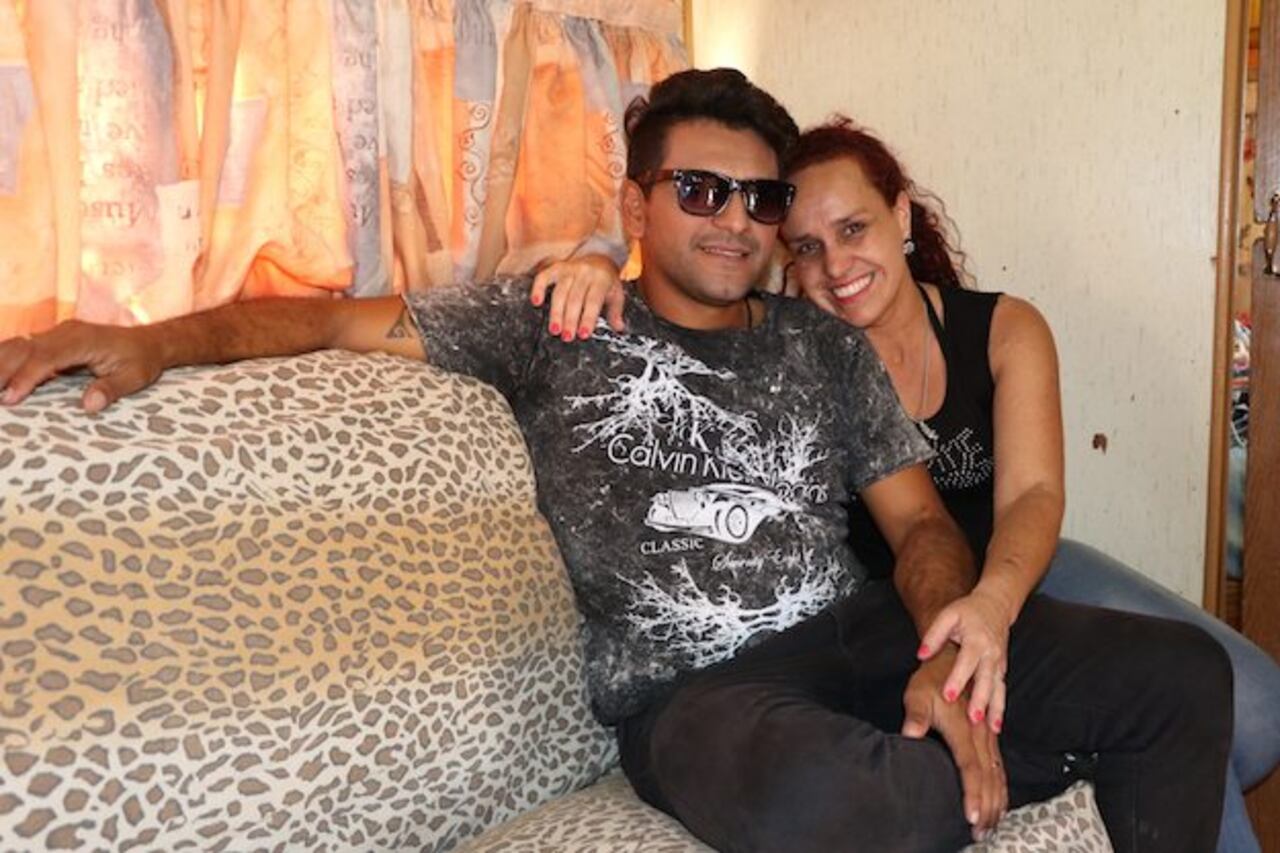 EN FAMILIA. El payaso “Bartolo” viaja con el circo junto con su esposa e hijos.