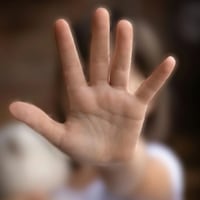 Niña fue abusada mientras pasaba las vacaciones con su tía