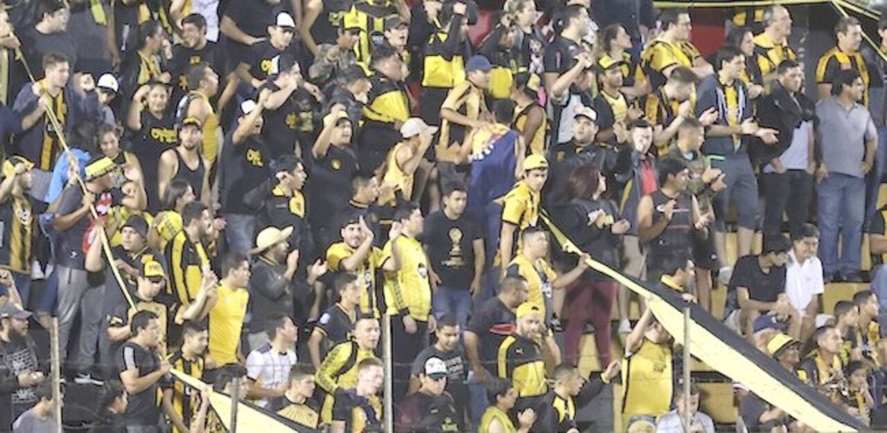 Guaraní llevó mucha gente de local.