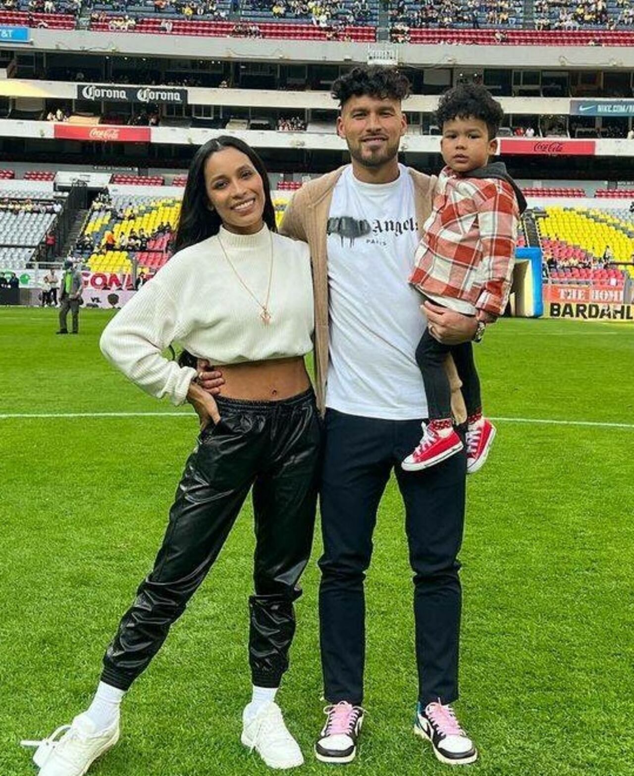 Bruno Valdez, Magui Duarte y su retoño, en su despedida del club charro. (Foto: @_maguiduarte_)