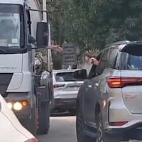 En plena calle apuntó con una pistola a quien le pidió que se mueva