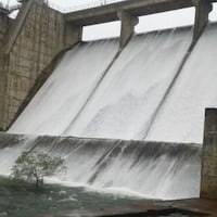 Abren compuertas de Acaray e Yguazú por exceso de agua